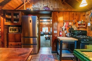 Cabane, plusieurs lits, bain à remous, vue montagne (VC166) | Cuisine privée | Cafetière/bouilloire