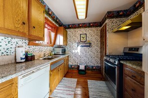 Cabin, Multiple Beds, Pool Access, Mountain View (VC124) | Private kitchen