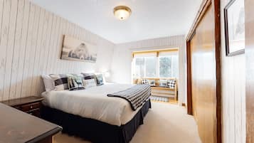 Cabin, Multiple Beds, Pool Access, Mountain View (VC124) | 2 bedrooms, individually decorated, individually furnished, bed sheets