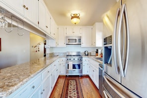 Cabin, Multiple Beds, Pool Access, Mountain View (VC554) | Private kitchen | Coffee/tea maker