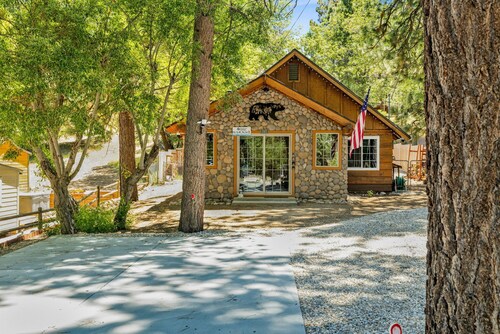 Lily's Bear Cabin #2544