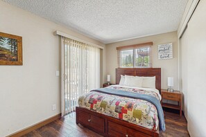Cabin, 2 Queen Beds, Pool Access (VC542)