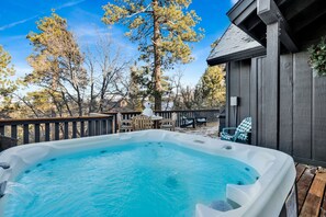 Bain à remous extérieur