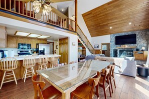 House, Multiple Beds, Pool Access, Mountain View (VC570) | Individually decorated, individually furnished, bed sheets