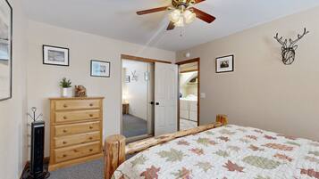 House, Multiple Beds, Pool Access, Mountain View (VC570)