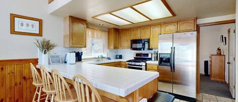 House, Multiple Beds, Pool Access, Mountain View (VC570) | Private kitchen | Coffee/tea maker