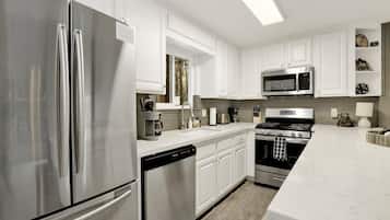 Cabana, várias camas, acesso à piscina, vista para a montanha (VC587) | Cozinha privada | Cafeteira/chaleira