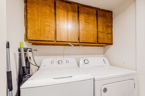 Cabin, Multiple Beds, Pool Access, Mountain View (VC587) | Laundry