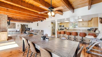 Chalet, Multiple Beds, Pool Access, Mountain View (VC504) | Interior