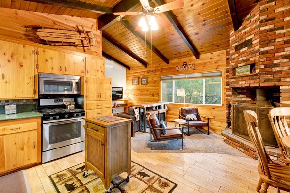 Cabin, Multiple Beds, Pool Access, Mountain View (2560) | Private kitchen | Coffee/tea maker - Orchard Family Cabin #2560 (Big Bear Lake)