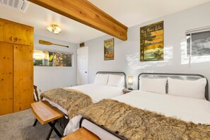 Cabin, Multiple Beds, Pool Access, Mountain View (2560) | 2 bedrooms, individually decorated, individually furnished, bed sheets