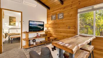 Decoración personalizada, muebles diferentes y ropa de cama