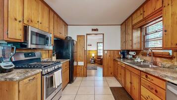 Cabin, Multiple Beds, Pool Access, Mountain View (VC564) | Private kitchen | Coffee/tea maker