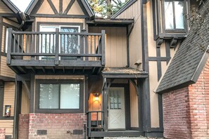 Kondominium, Beberapa Tempat Tidur, akses ke kolam renang, pemandangan gunung (VC331) | Detail eksterior