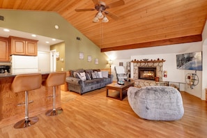 Cabin, Multiple Beds, Pool Access, Mountain View (2538) | Living area