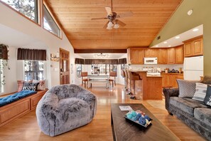 Cabin, Multiple Beds, Pool Access, Mountain View (2538) | Living area