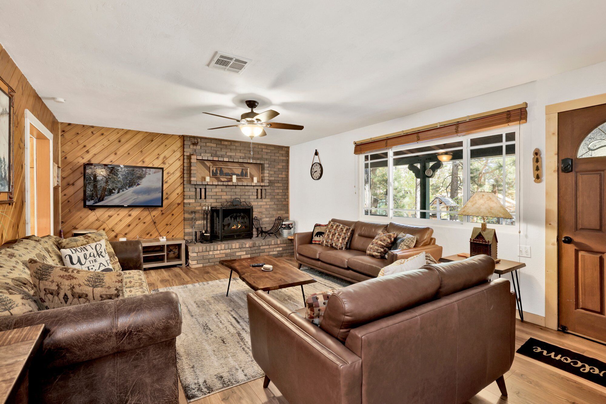 Cabin, Multiple Beds, Pool Access, Mountain View (VC701) | Living area | Fireplace