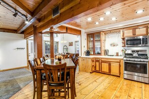 Cabin, Multiple Beds, Pool Access, Mountain View (VC445) | Private kitchen | Coffee/tea maker