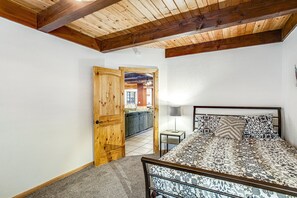 Cabin, Multiple Beds, Pool Access, Mountain View (VC445) | Individually decorated, individually furnished, bed sheets