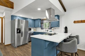 Baita, letti multipli, accesso alla piscina, vista montagna (2568 ) | Cucina privata | Macchina per tè/caffè