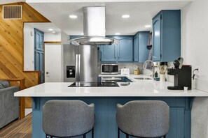 Baita, letti multipli, accesso alla piscina, vista montagna (2568 ) | Cucina privata | Macchina per tè/caffè