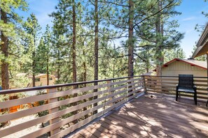 Ferienhütte, Mehrere Betten, Poolzugang, Bergblick (2568 ) | Ausblick vom Zimmer