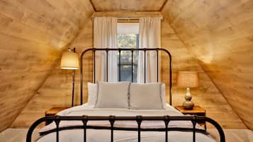 Cabin, Multiple Beds, Pool Access, Mountain View (VC618) | Individually decorated, individually furnished, bed sheets