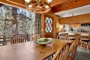 Kabin, Beberapa Tempat Tidur, akses ke kolam renang, pemandangan gunung (VC339) | Tempat makan