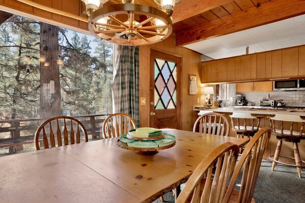 Cabin, Multiple Beds, Pool Access, Mountain View (VC339) | Dining