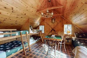 Ferienhütte, Mehrere Betten, Poolzugang, Bergblick (VC339) | Individuell dekoriert, individuell eingerichtet, Bettwäsche