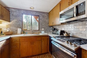 Cabin, Multiple Beds, Pool Access, Mountain View (VC339) | Private kitchen