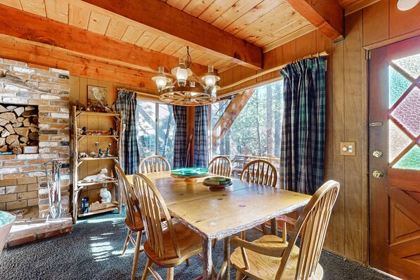 Cabin, Multiple Beds, Pool Access, Mountain View (VC339) | Individually decorated, individually furnished, bed sheets