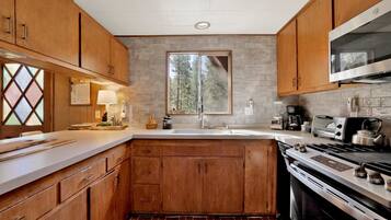 Cabin, Multiple Beds, Pool Access, Mountain View (VC339) | Private kitchen