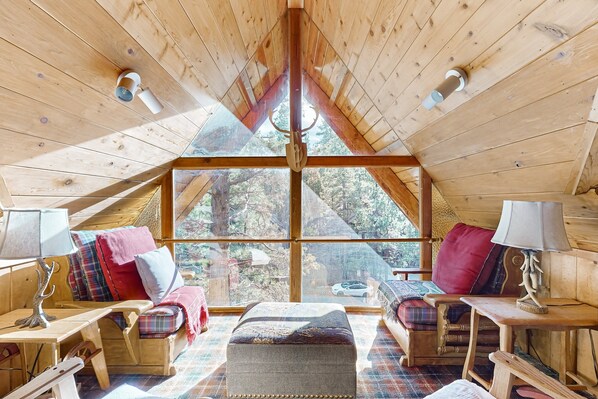 Cabin, Multiple Beds, Pool Access, Mountain View (VC339) | Living area | Fireplace