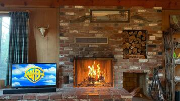 Cabin, Multiple Beds, Pool Access, Mountain View (VC339) | Interior