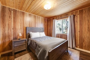 Cabin, Multiple Beds, Pool Access, Mountain View (VC329) | Individually decorated, individually furnished, bed sheets