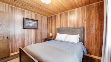 Cabin, Multiple Beds, Pool Access, Mountain View (VC329) | Individually decorated, individually furnished, bed sheets