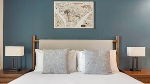 2 bedrooms, desk, iron/ironing board, WiFi