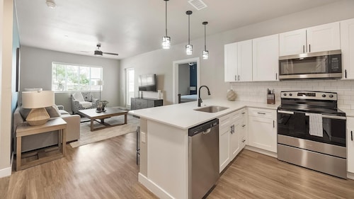 Landing | Incredible 2BD, Clubhouse