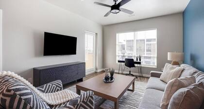 Landing | Modern 2BD, Clubhouse