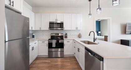 Landing | Amazing 2BD, Clubhouse