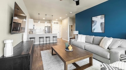 Landing | Modern 2BD, Clubhouse
