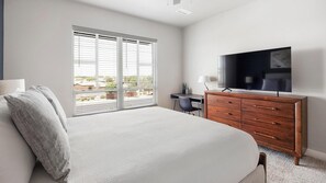 2 bedrooms, desk, iron/ironing board, WiFi