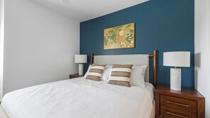 1 chambre, bureau, fer et planche à repasser, Wi-Fi