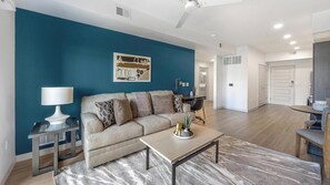 Smart TV - Landing | Incredible 1BD, Gym, Pool (Phoenix)