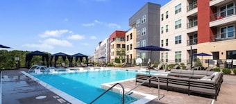 Landing | Chic 1BD, Courtyard, Clubhouse
