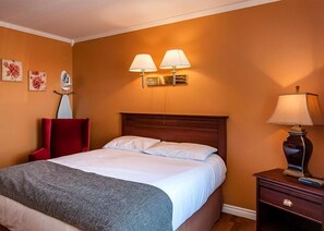 Desk, iron/ironing board, free WiFi, bed sheets