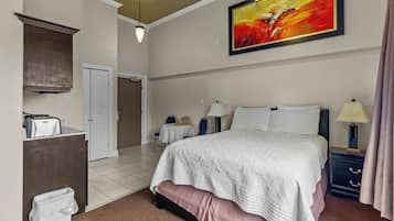 Desk, laptop workspace, iron/ironing board, free WiFi