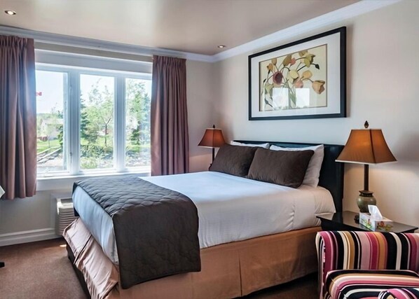 Desk, iron/ironing board, free WiFi, bed sheets