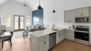 Refrigerador y comedor